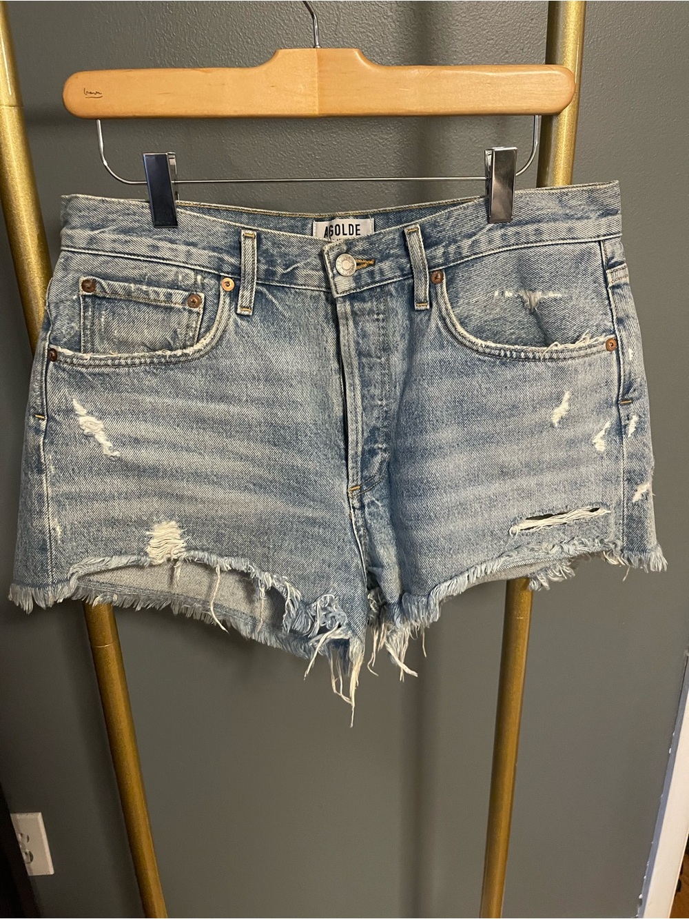 AGOLDE Parker Light Blue Distressed Denim Shorts in Swapmeet